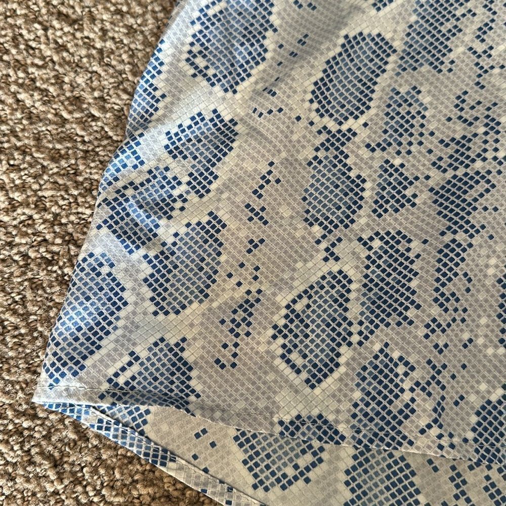 Parker Women’s Grey & Navy Blue Snakeskin V Neck Tank Top - Size M - Picture 4 of 7